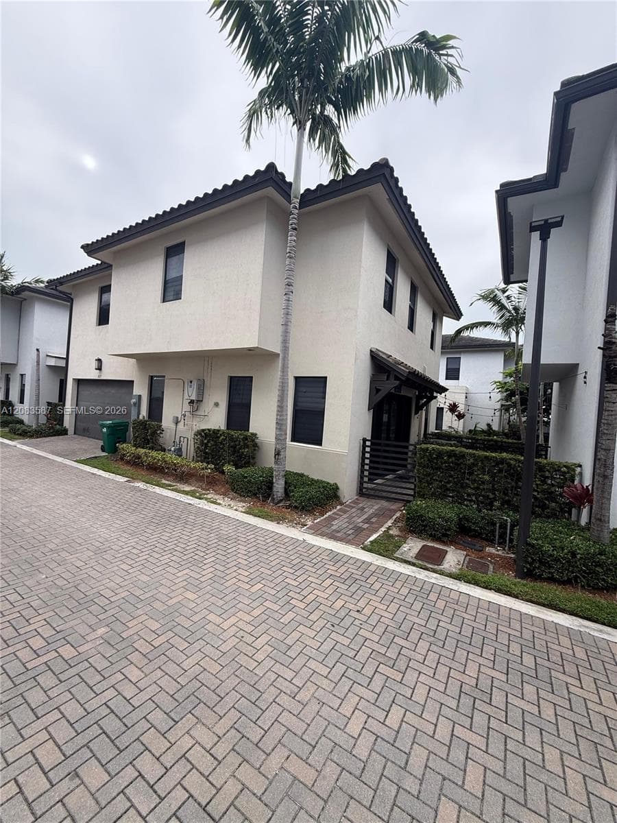 8253 NW 47th Ln # 0, Doral, FL 33166 photo 6
