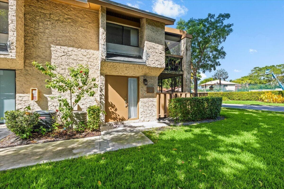 130 WIMBLEDON LAKE Drive, Plantation, FL 33324 photo 3