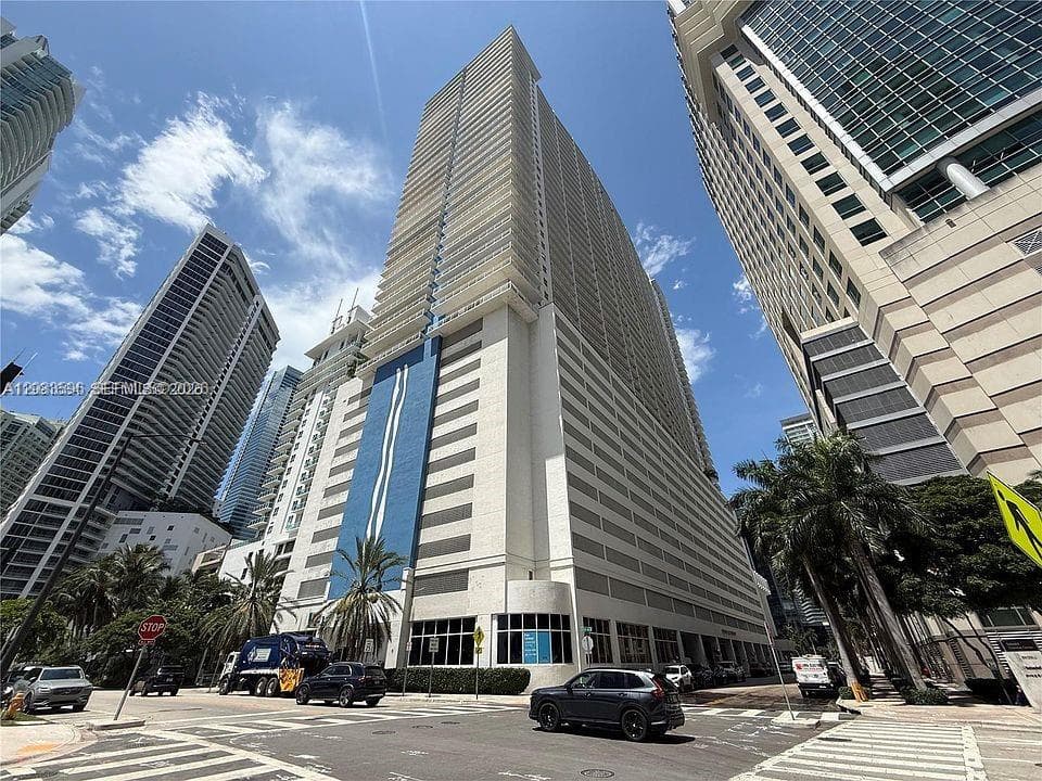 1200 Brickell Bay Dr # 1610, Miami, FL 33131