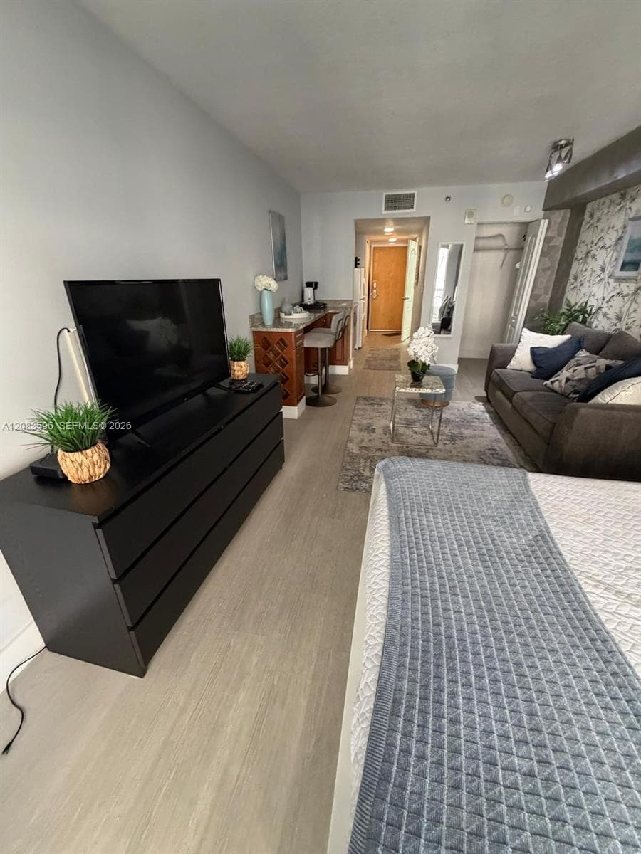 1200 Brickell Bay Dr # 1610, Miami, FL 33131 photo 8