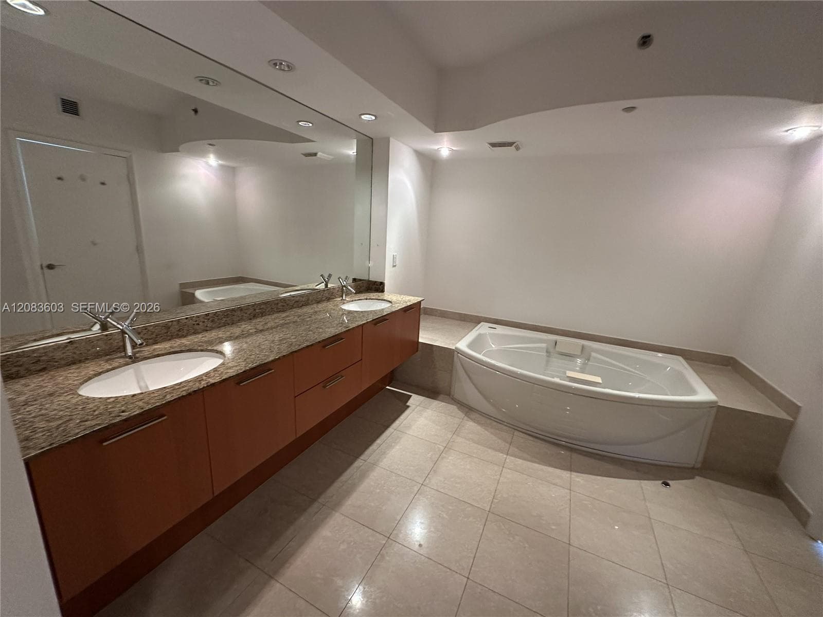 400 Alton Rd # 901, Miami Beach, FL 33139 photo 13