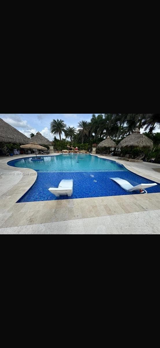 19381 SW 196th St, Miami, FL 33187 photo 2