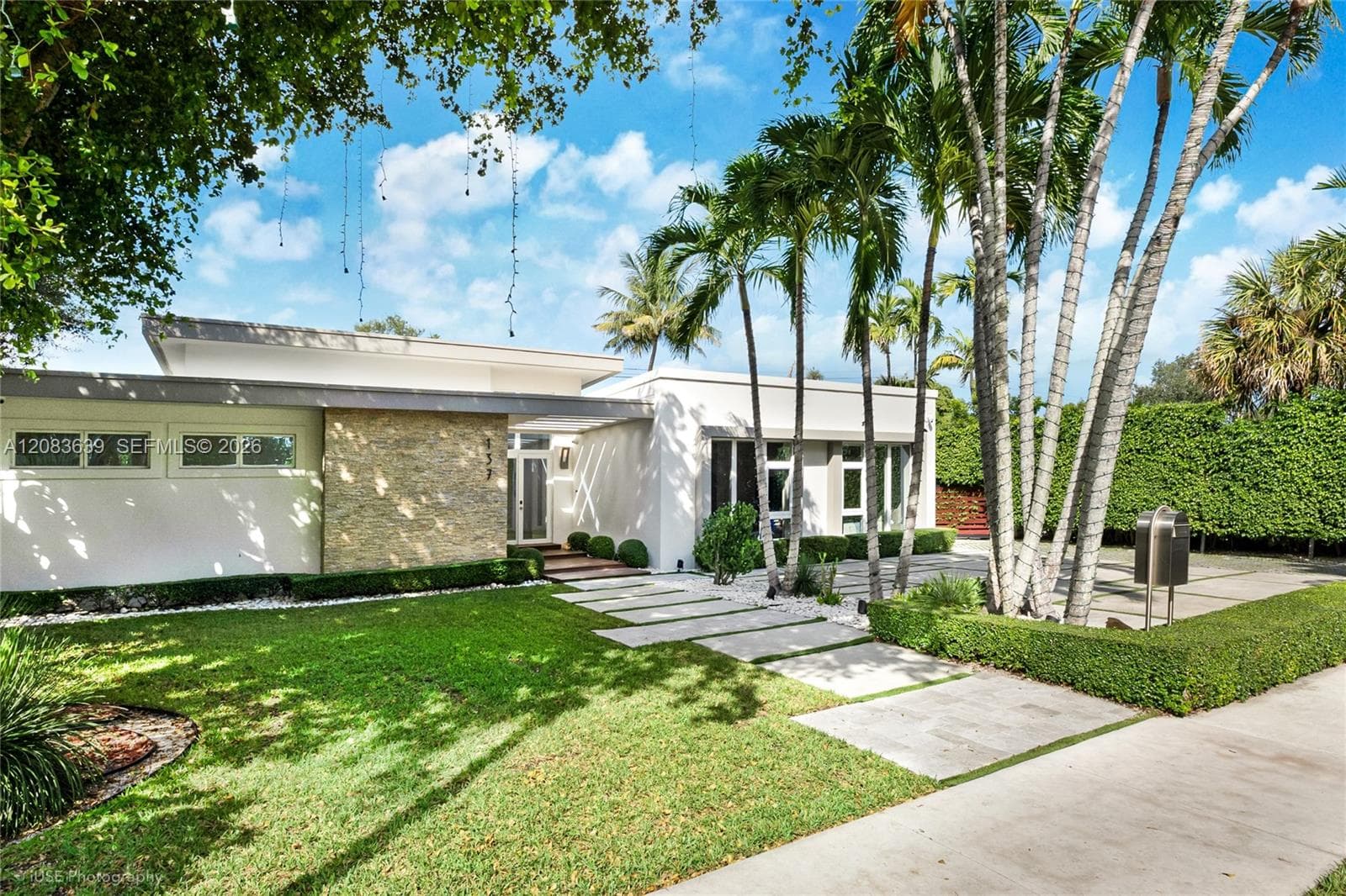 137 W Shore Dr, Miami, FL 33133 photo 3