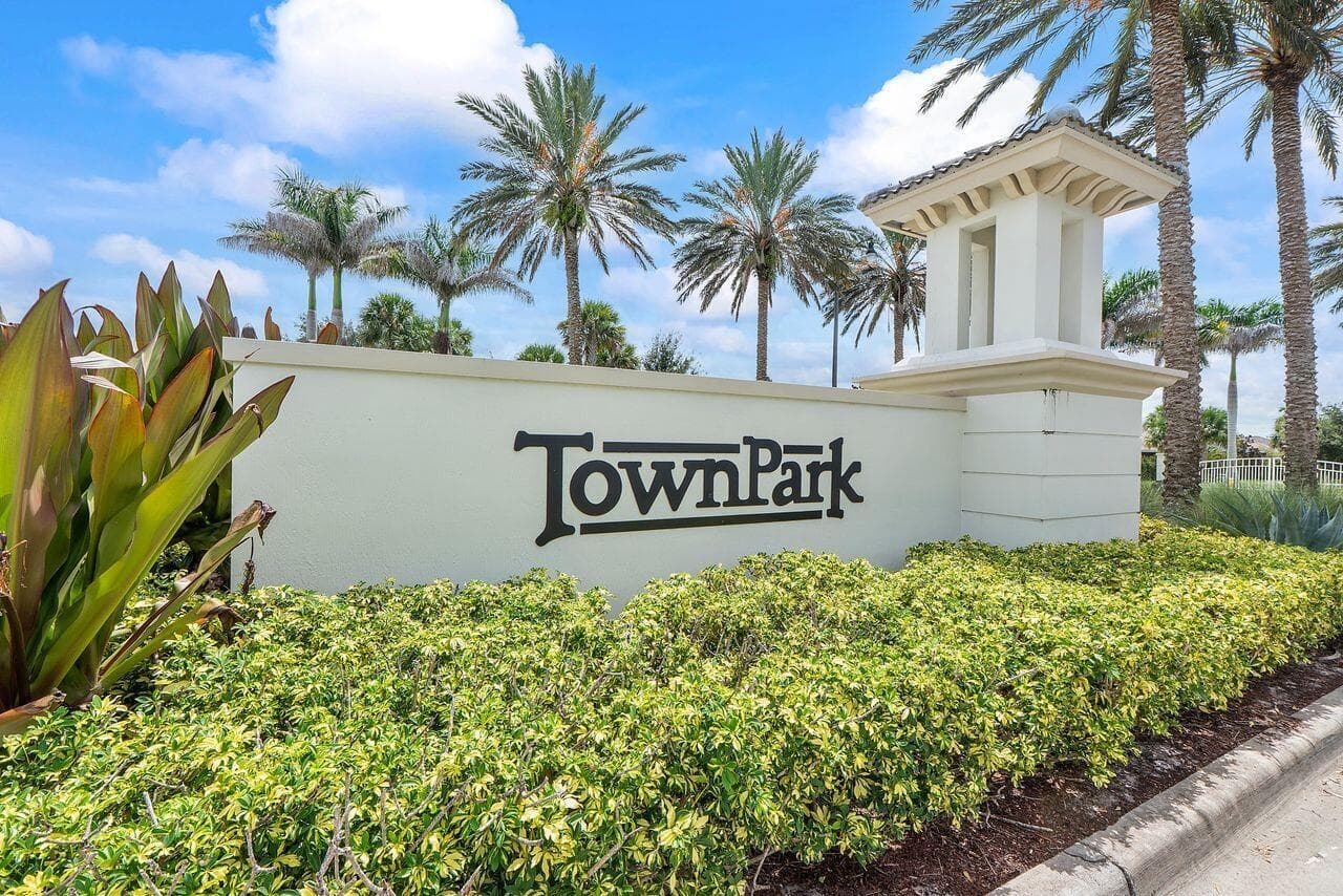 11151 SW Lake Park Drive, Port St. Lucie, FL 34987 photo 2
