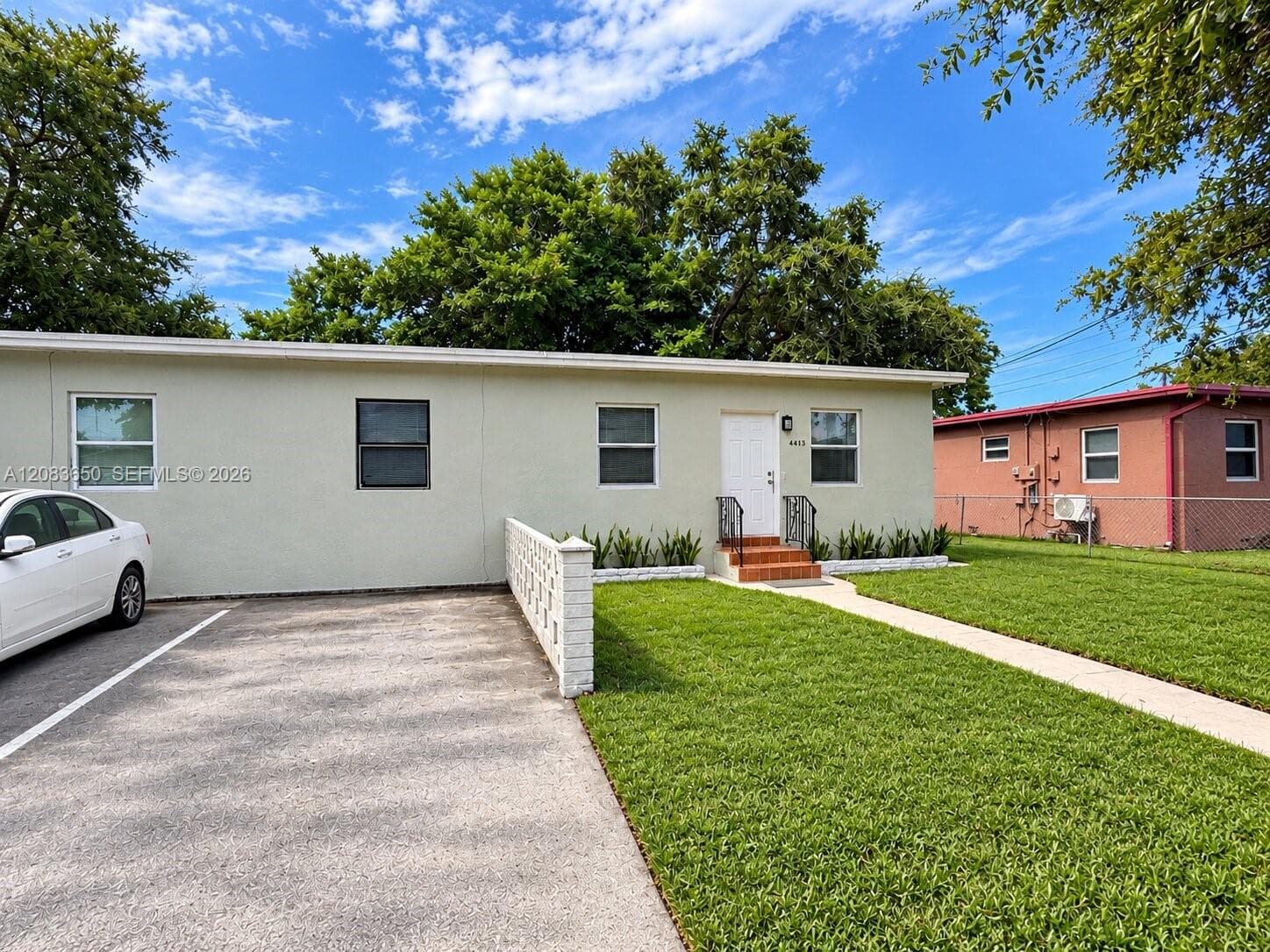 2027 NW 91st St # 2025, Miami, FL 33147