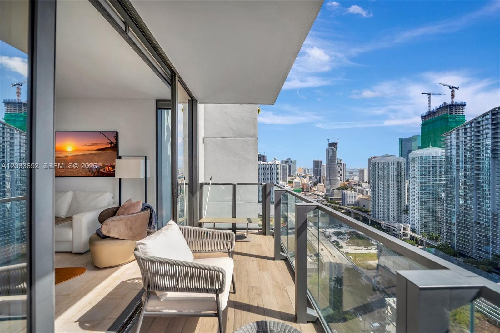 88 SW 7th St # 3203, Miami, FL 33130 photo 12