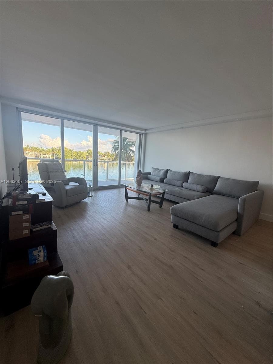 5750 Collins Ave # 3F, Miami Beach, FL 33140