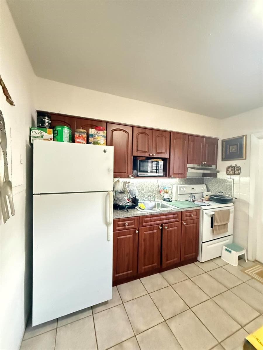 250 SW 76th Court, Miami, FL 33144 photo 10