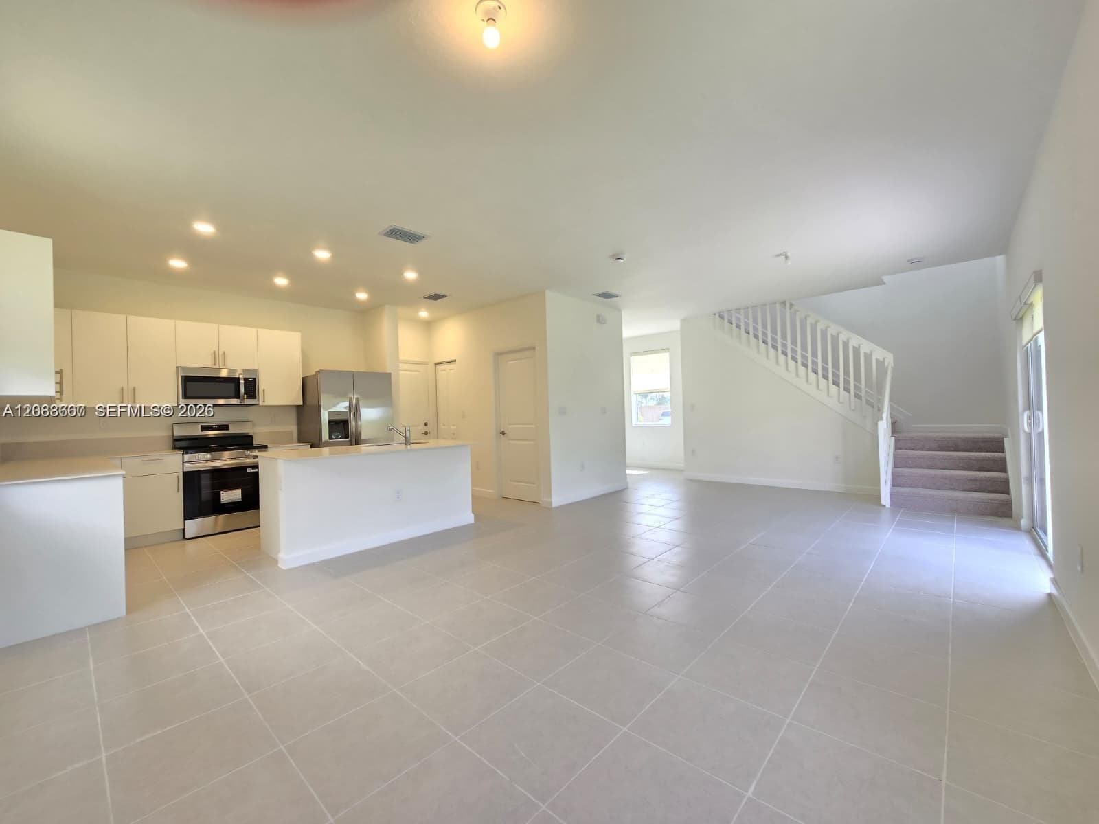 2670 SE 24th Ct, Homestead, FL 33035 photo 4