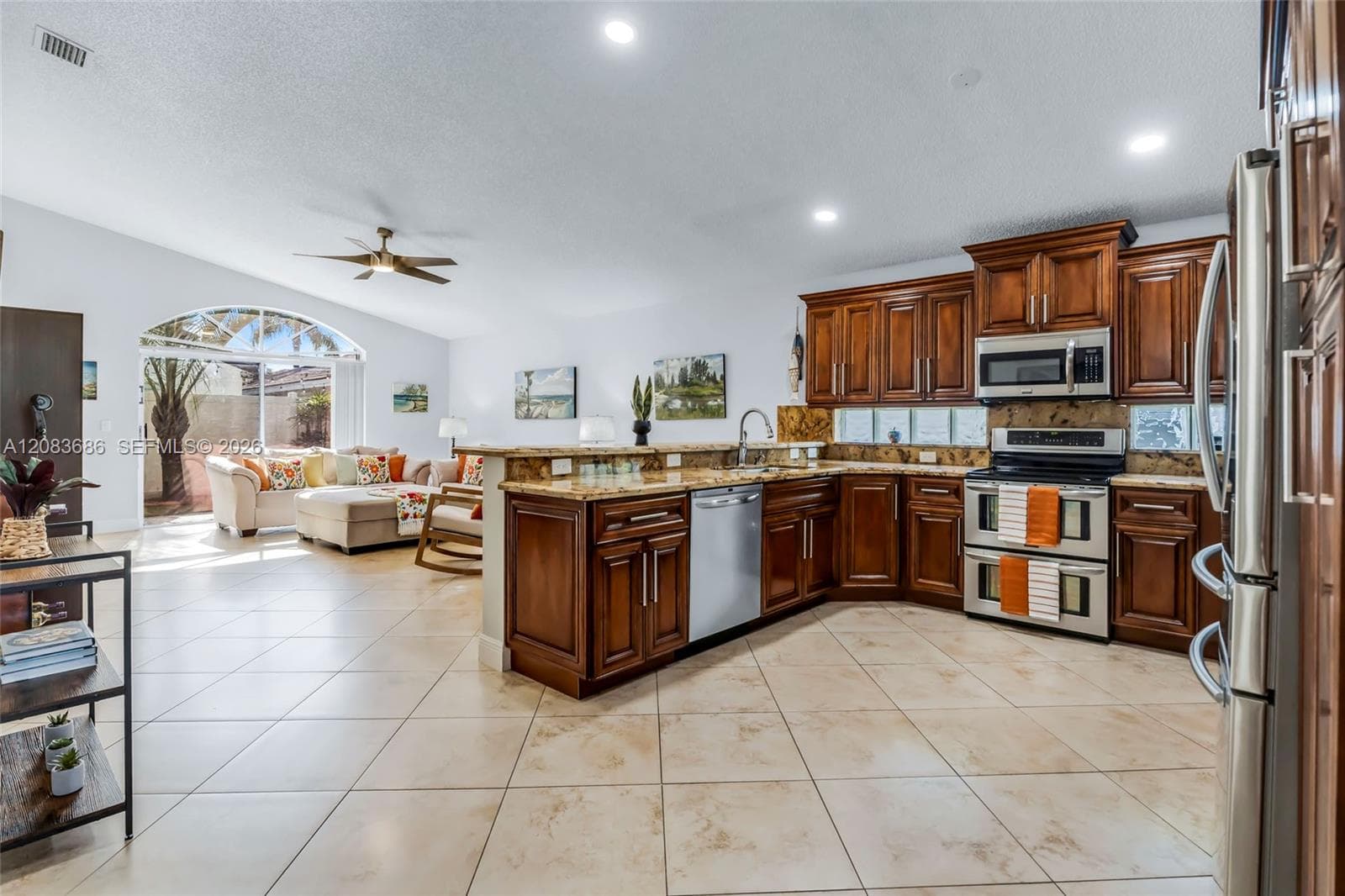 1387 SW 181st Ave, Pembroke Pines, FL 33029 photo 5
