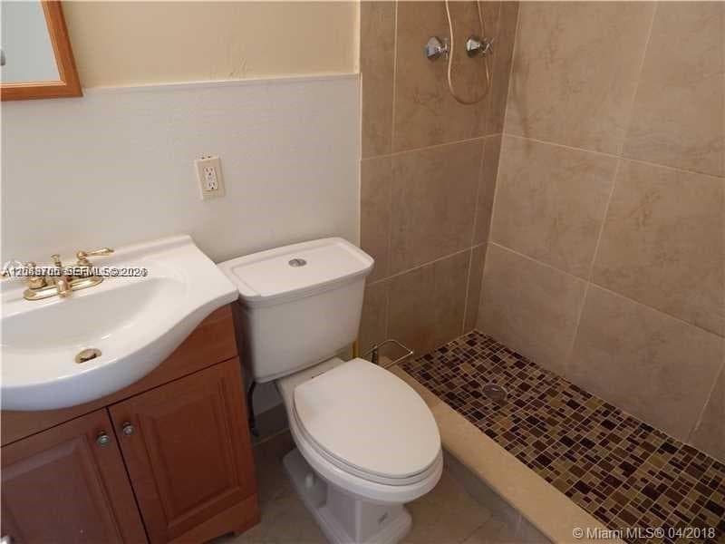 1926 RODMAN # 2, Hollywood, FL 33020 photo 5