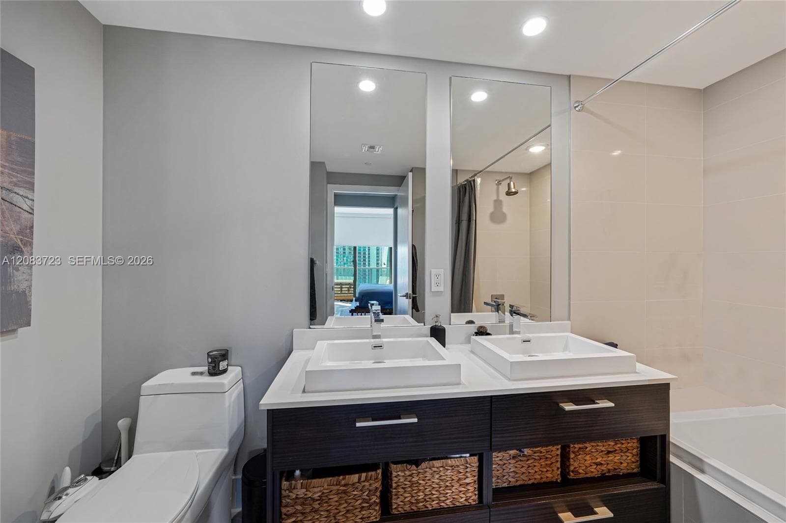45 SW 9th St # 3405, Miami, FL 33130 photo 8