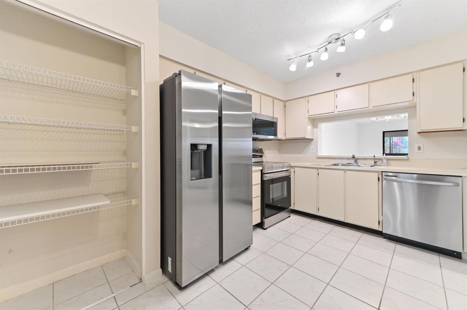 7260 KINGHURST Drive # 106, Delray Beach, FL 33446 photo 7