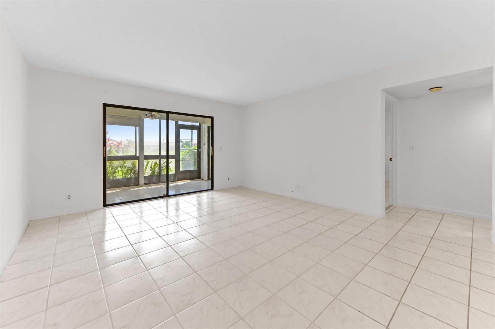7260 KINGHURST Drive # 106, Delray Beach, FL 33446 photo 11