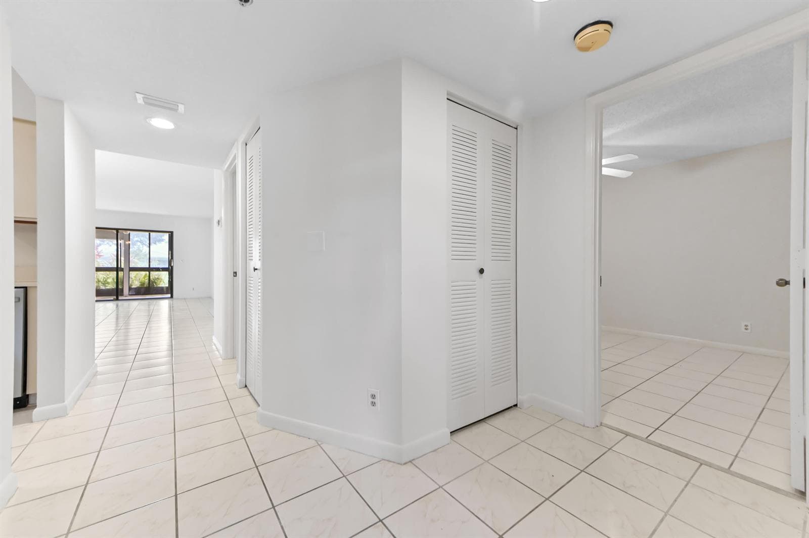 7260 KINGHURST Drive # 106, Delray Beach, FL 33446 photo 4