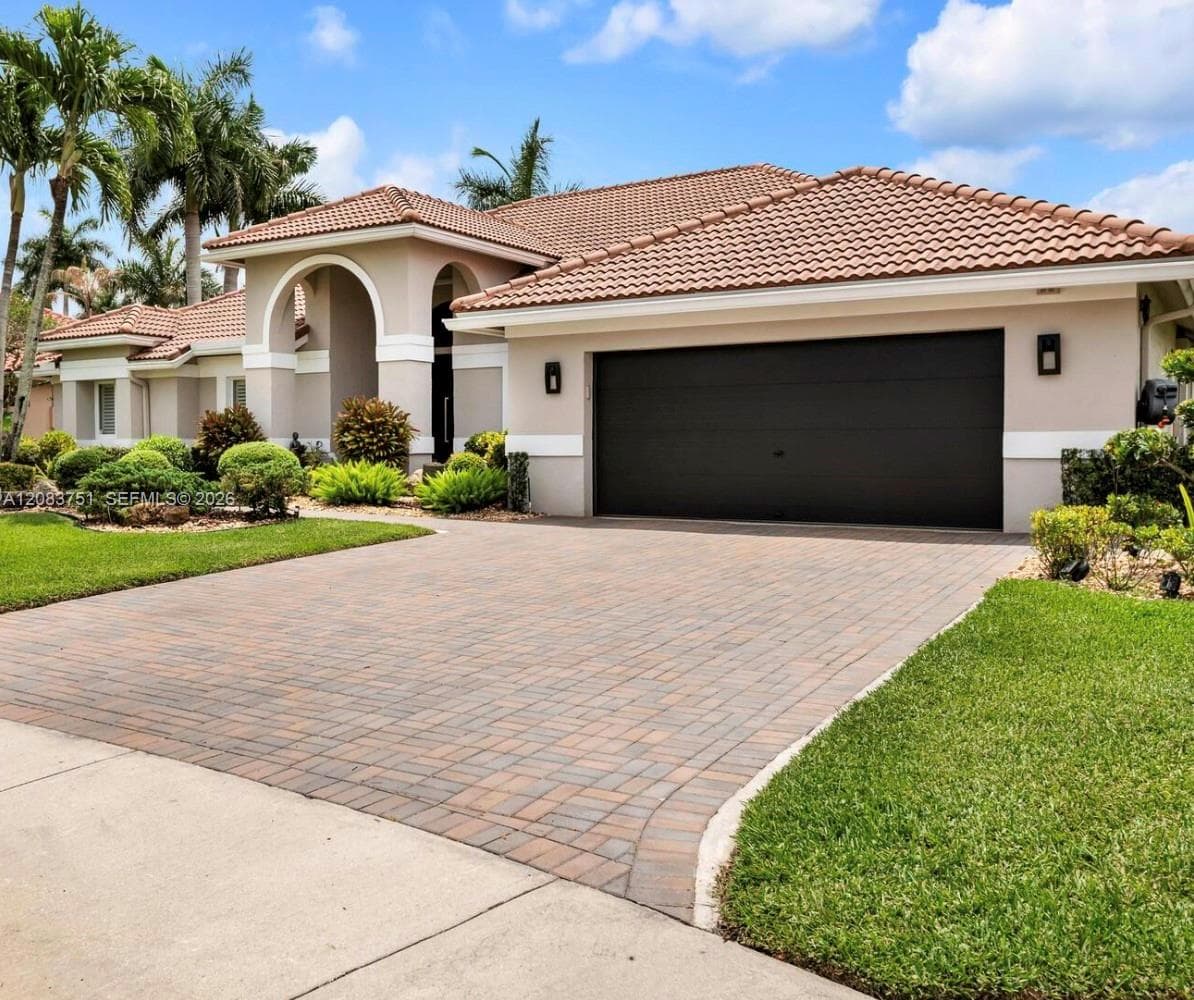 1165 Manor Ct, Weston, FL 33326