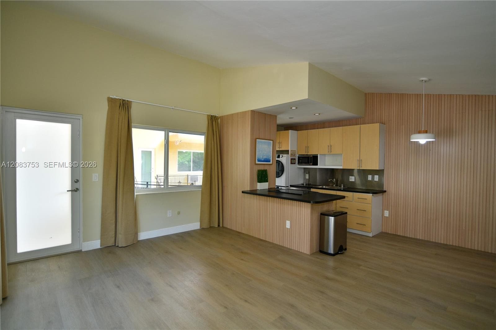 65 W Washington Ave # 26, Miami Beach, FL 33139 photo 2