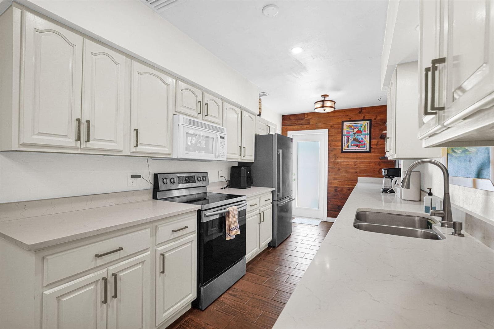 300 S Riverside Drive, Pompano Beach, FL 33062 photo 11