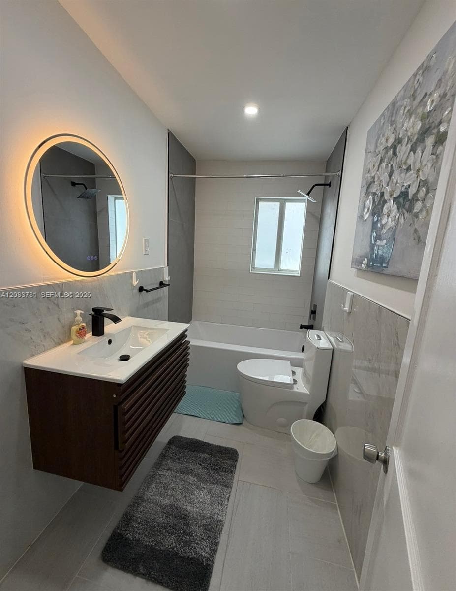 817 Tyler St # 8, Hollywood, FL 33019 photo 8