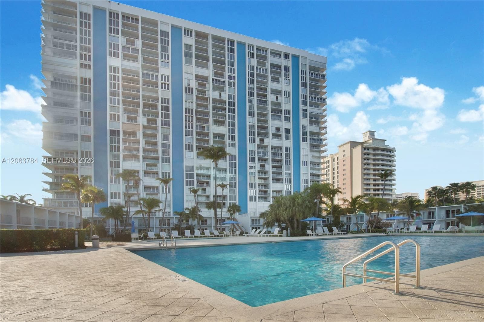 881 Ocean Dr # 25E, Key Biscayne, FL 33149