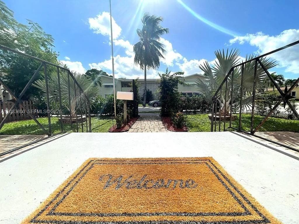 1721 Mayo St, Hollywood, FL 33020 photo 4