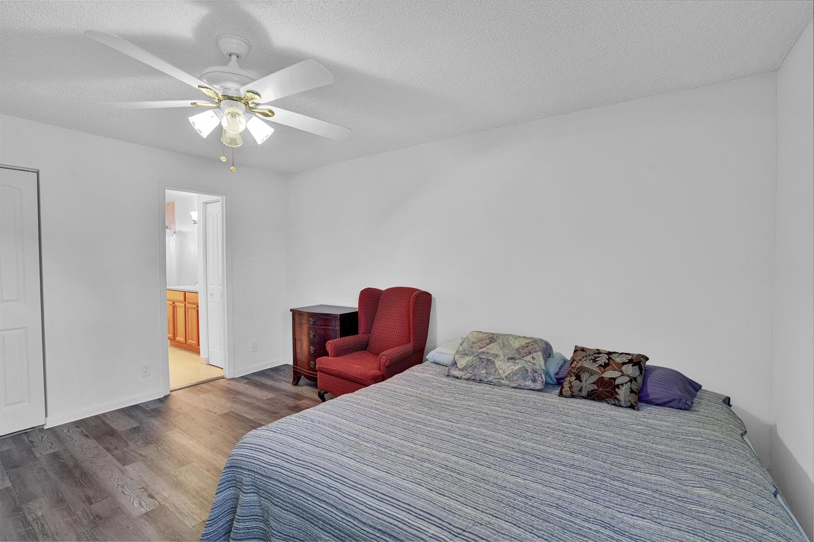 8400 LAGOS DE CAMPO Boulevard # 305, Tamarac, FL 33321 photo 12
