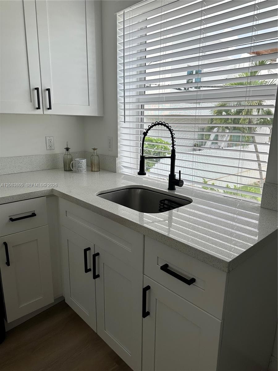 817 Tyler St # 11, Hollywood, FL 33019 photo 4