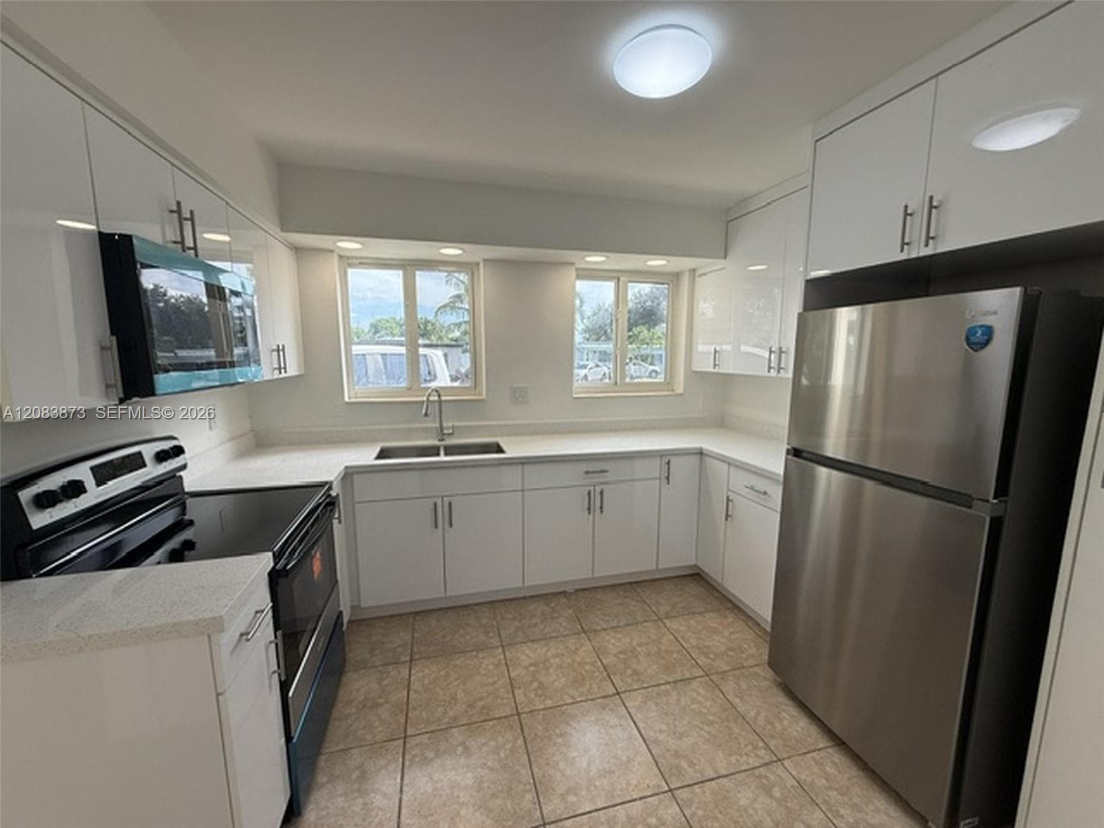 6609 SW 1st Ct, Pembroke Pines, FL 33023 photo 2