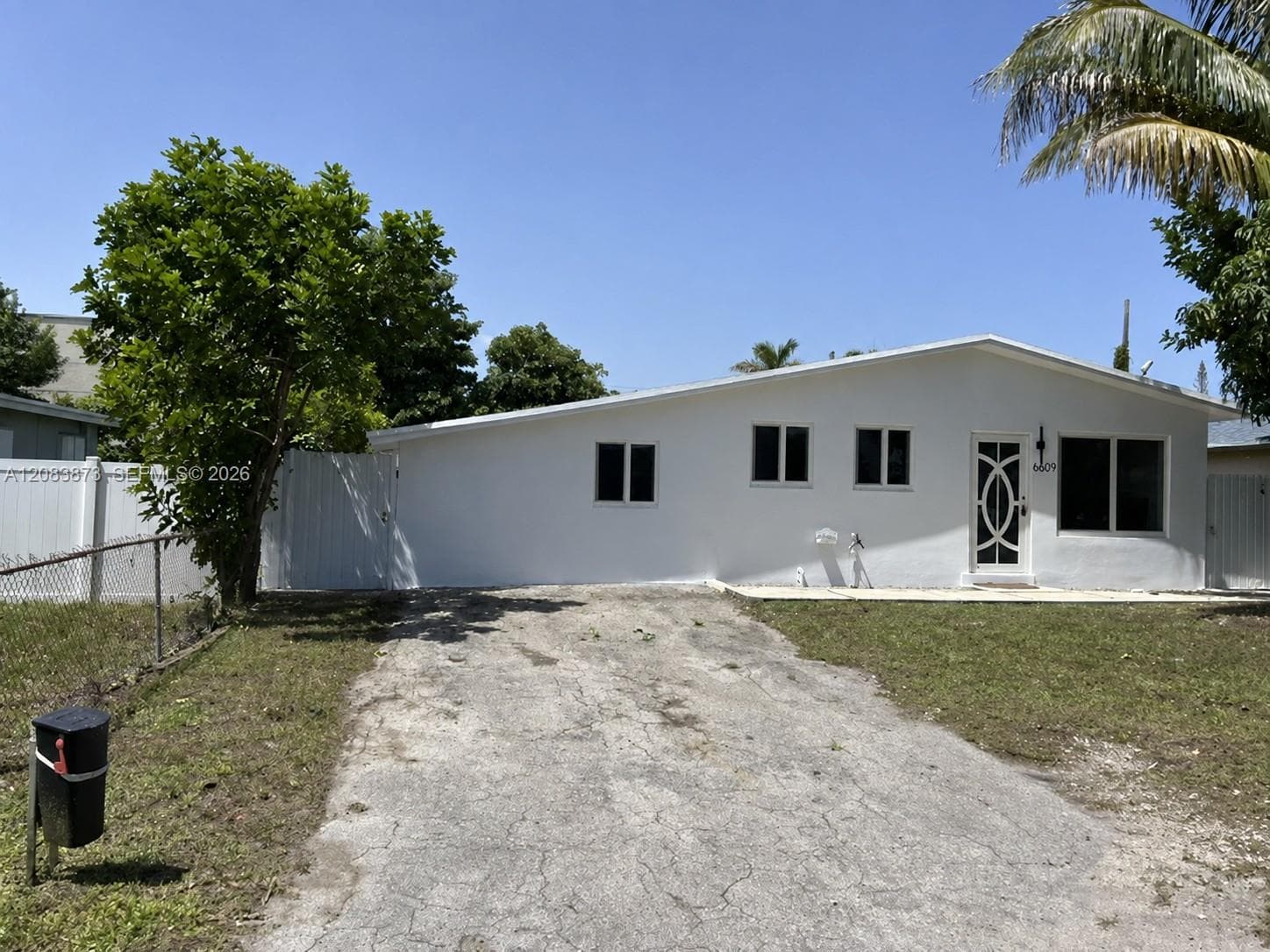 6609 SW 1st Ct, Pembroke Pines, FL 33023