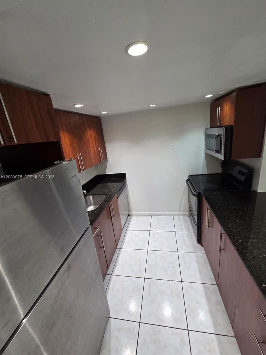 1885 NE 121st St # 8, North Miami, FL 33181 photo 4