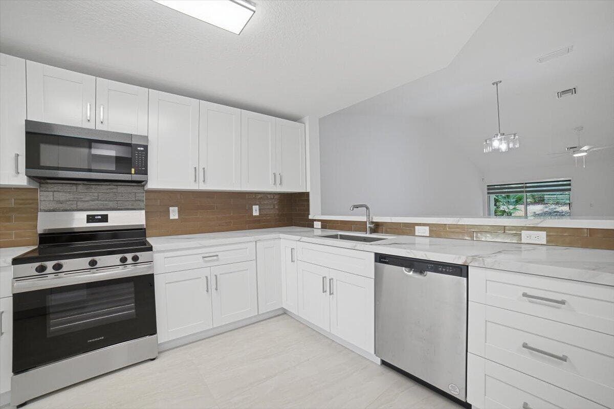 4112 Pine Ridge Lane, Weston, FL 33331 photo 5