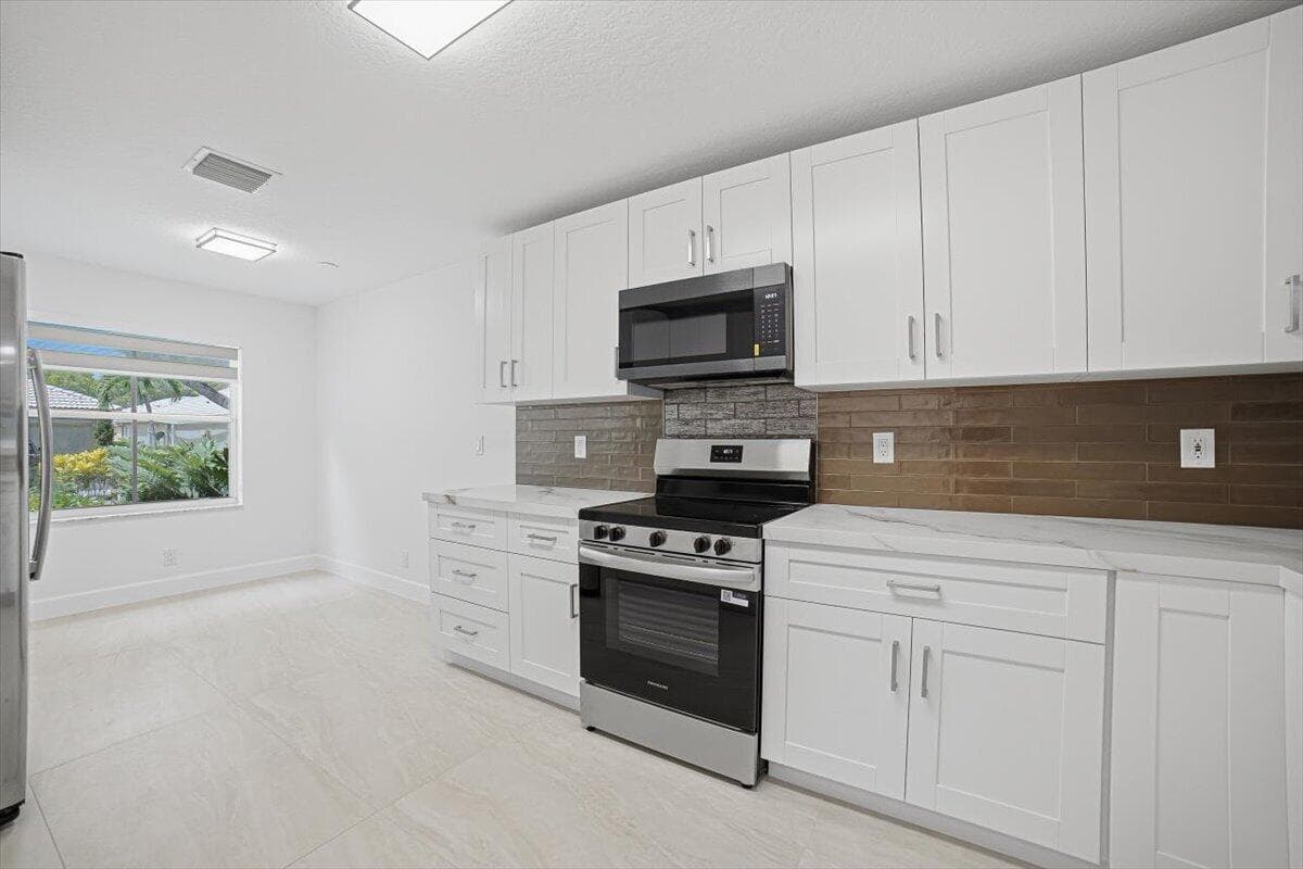 4112 Pine Ridge Lane, Weston, FL 33331 photo 9