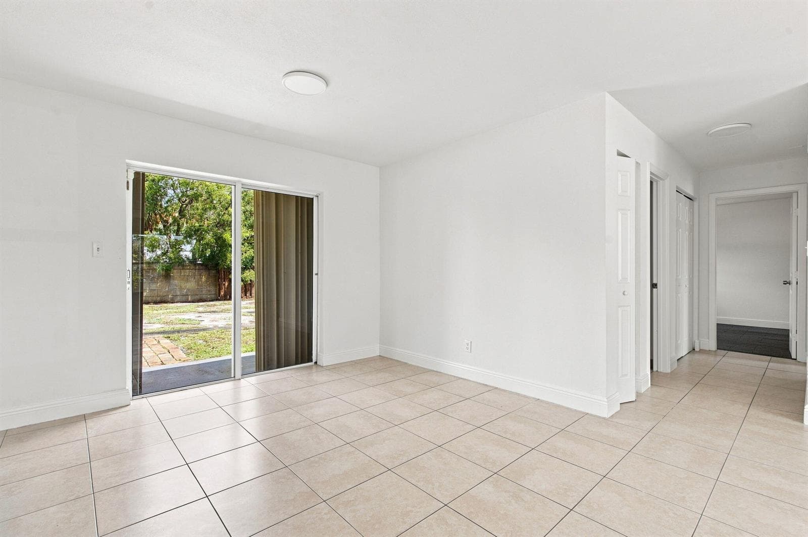 399 SW 14TH Street, Deerfield Beach, FL 33441 photo 7