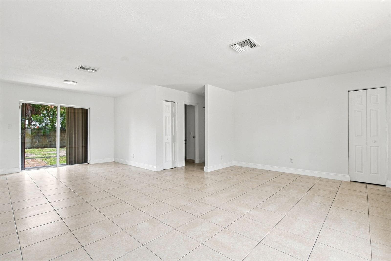 399 SW 14TH Street, Deerfield Beach, FL 33441 photo 5
