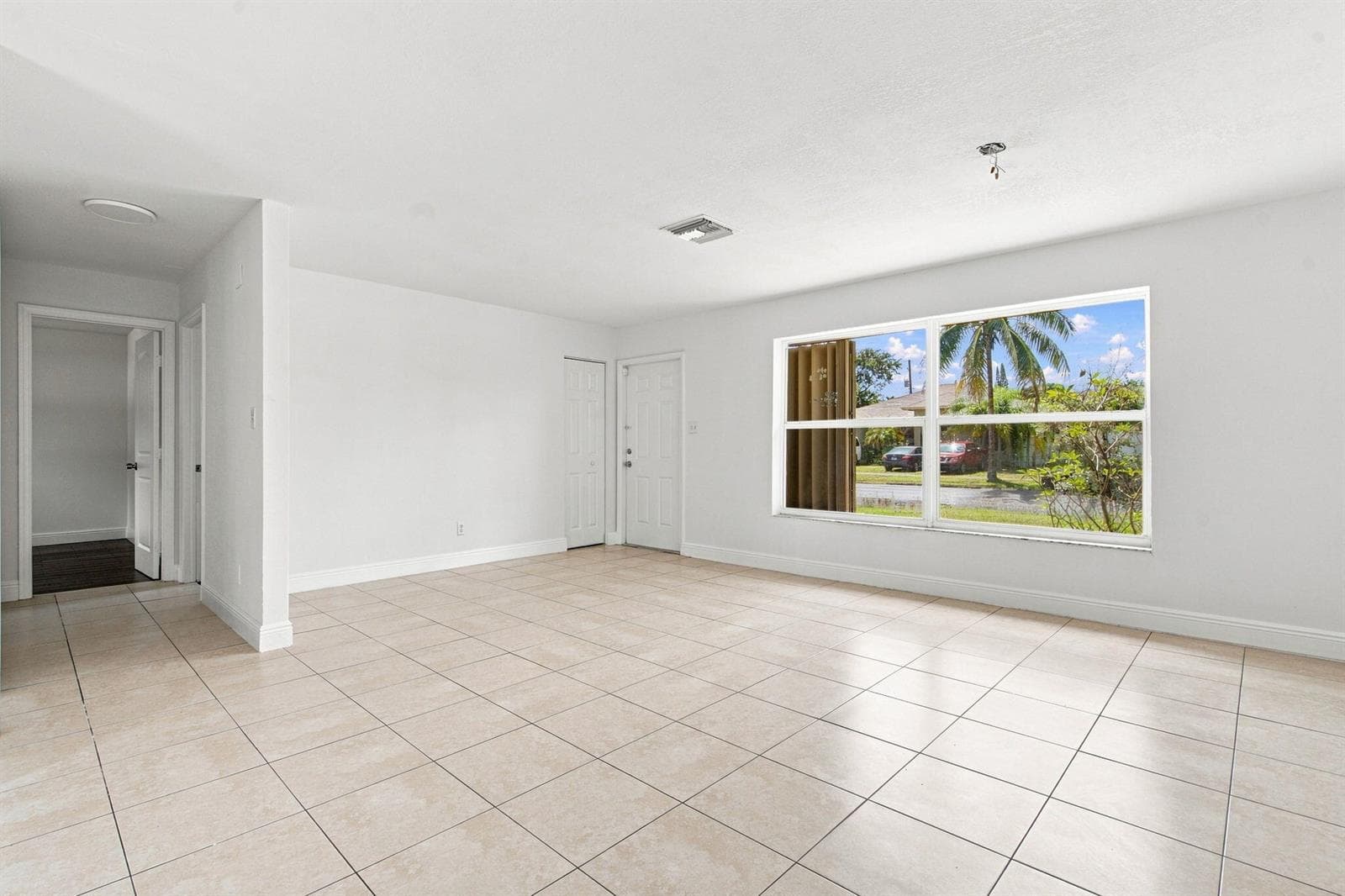 399 SW 14TH Street, Deerfield Beach, FL 33441 photo 4