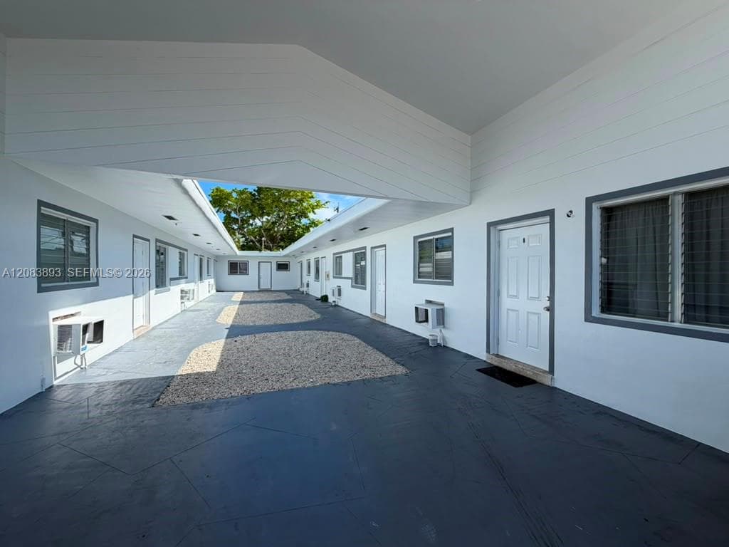 1260 NE 139th St # 1, North Miami, FL 33161 photo 3