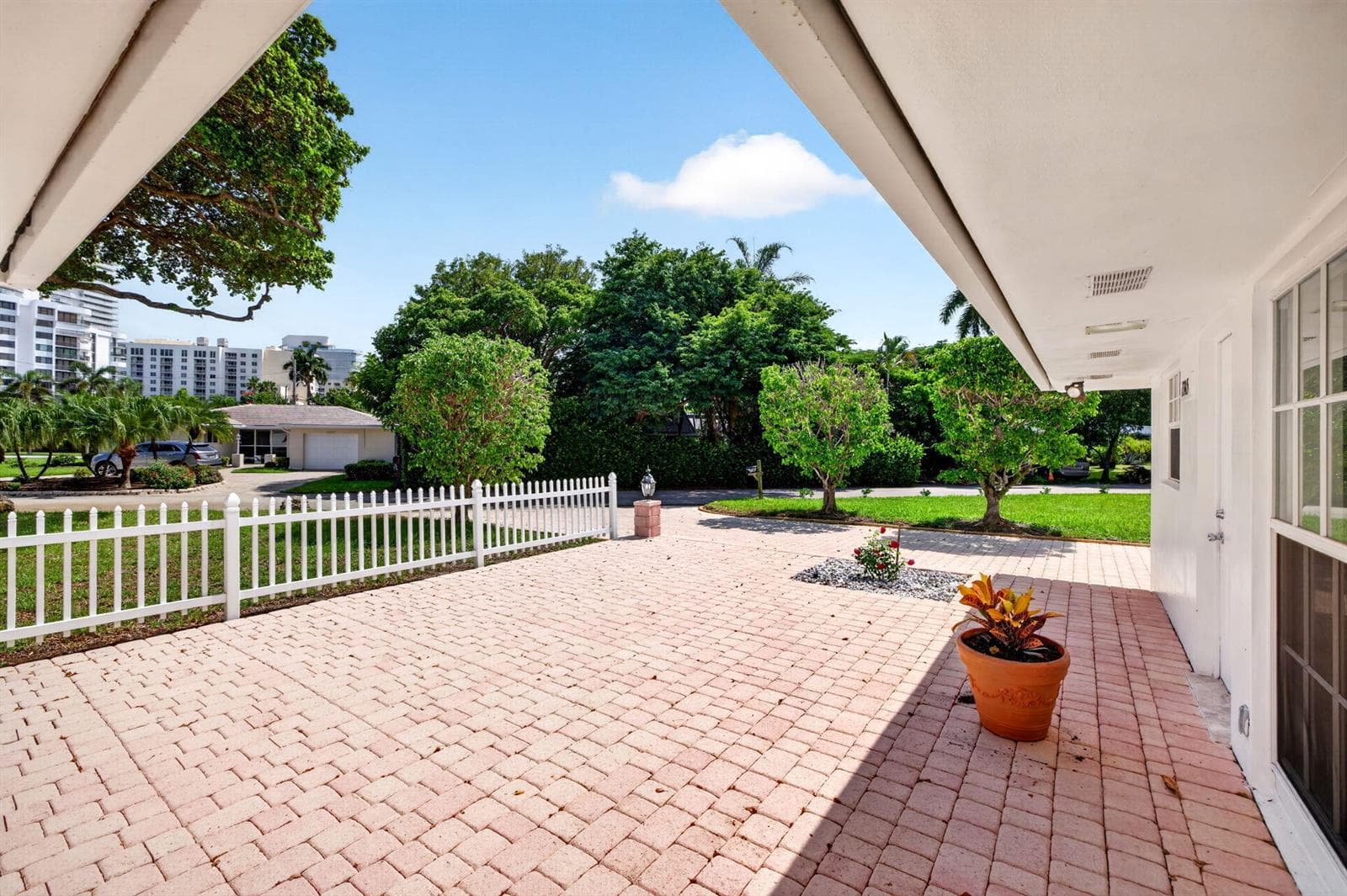 1345 E Terra Mar Drive, Pompano Beach, FL 33062 photo 5