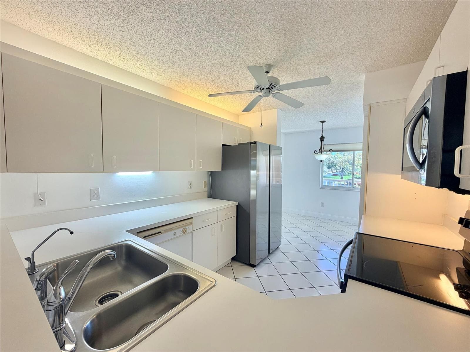 9587 WELDON Circle # B204, Tamarac, FL 33321 photo 5