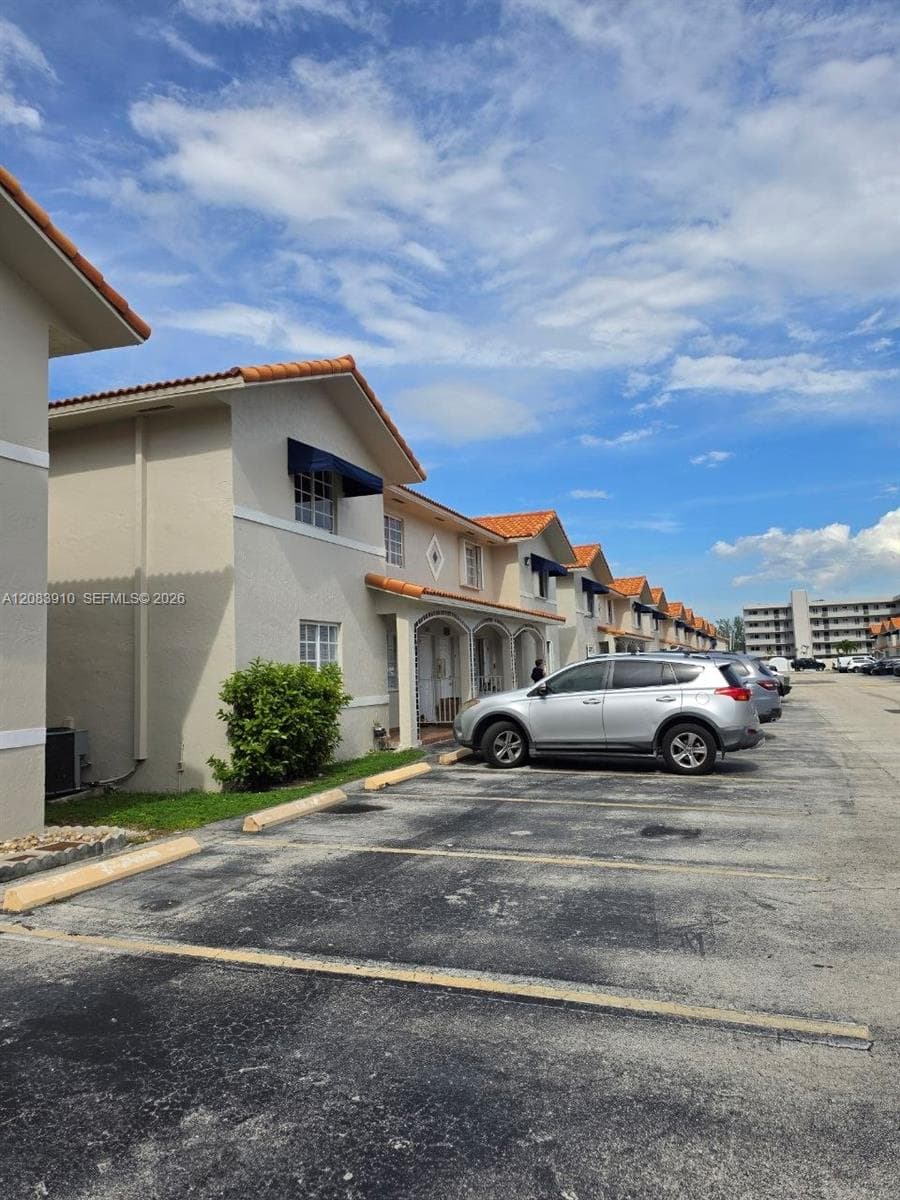 10101 W Okeechobee Rd # 10-202, Hialeah Gardens, FL 33016 photo 3