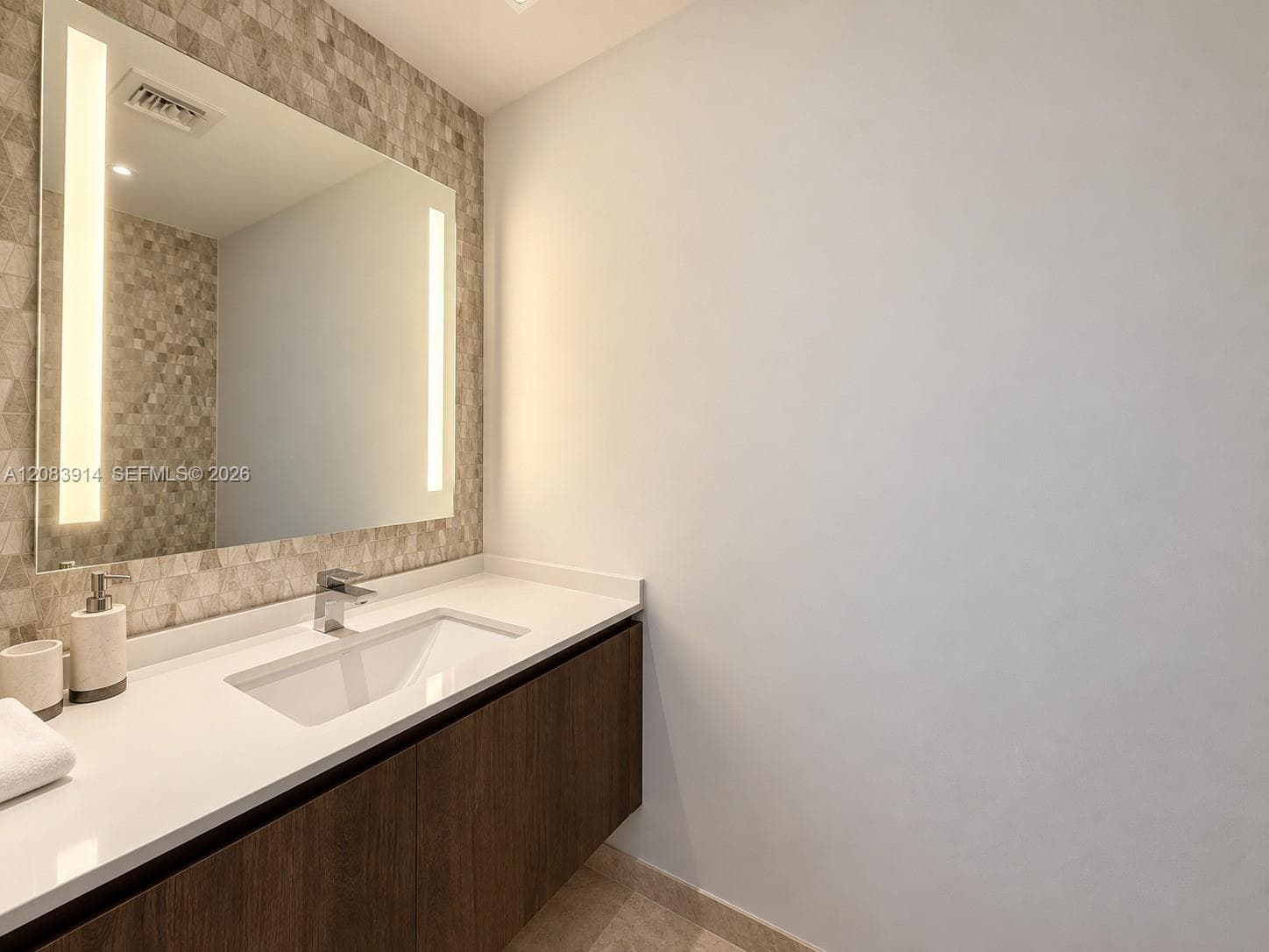 88 SW 7th St # 1808, Miami, FL 33130 photo 7