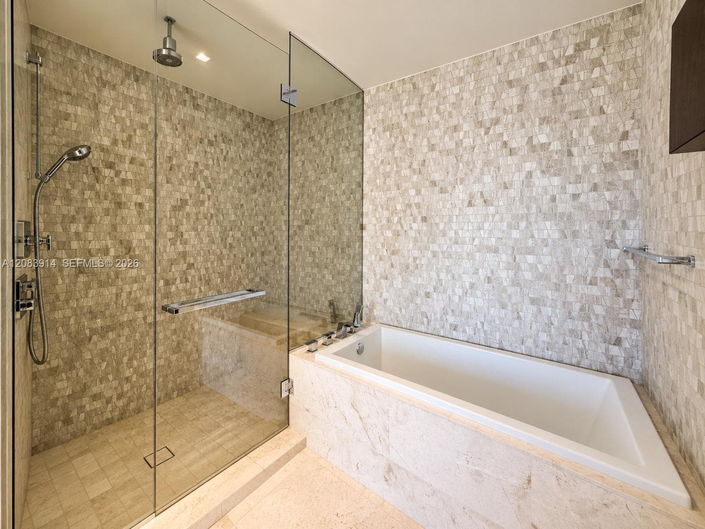 88 SW 7th St # 1808, Miami, FL 33130 photo 10