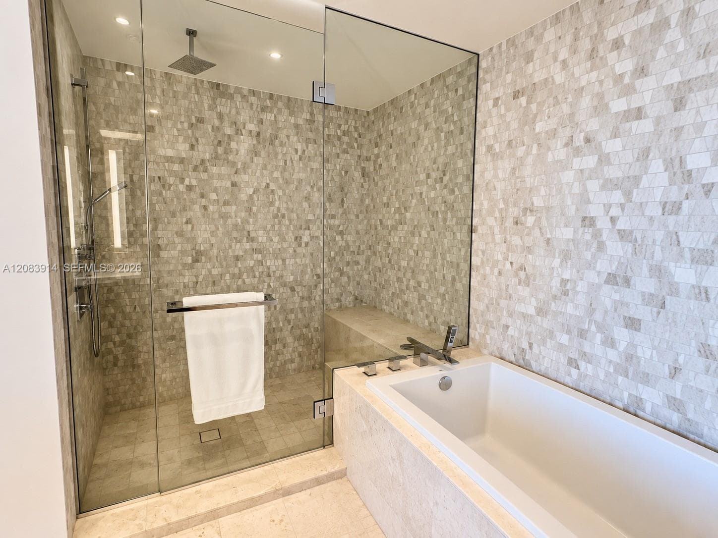 88 SW 7th St # 1808, Miami, FL 33130 photo 11