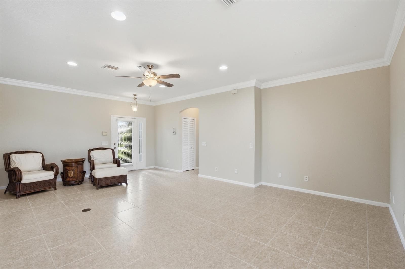 562 NW WAVERLY Circle, Port St. Lucie, FL 34983 photo 6