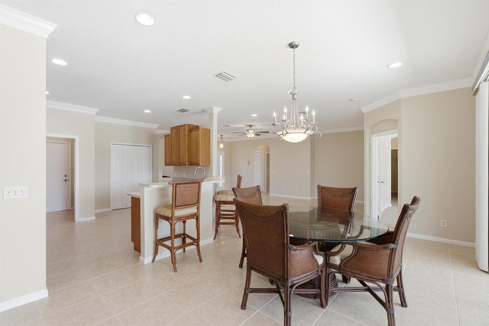 562 NW WAVERLY Circle, Port St. Lucie, FL 34983 photo 12