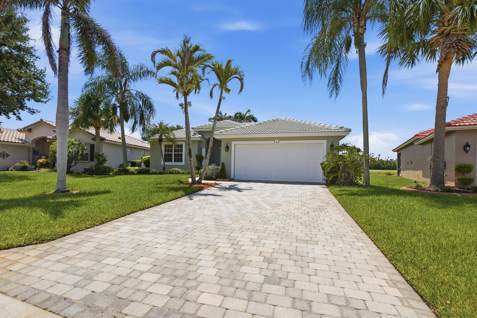 562 NW WAVERLY Circle, Port St. Lucie, FL 34983 photo 3