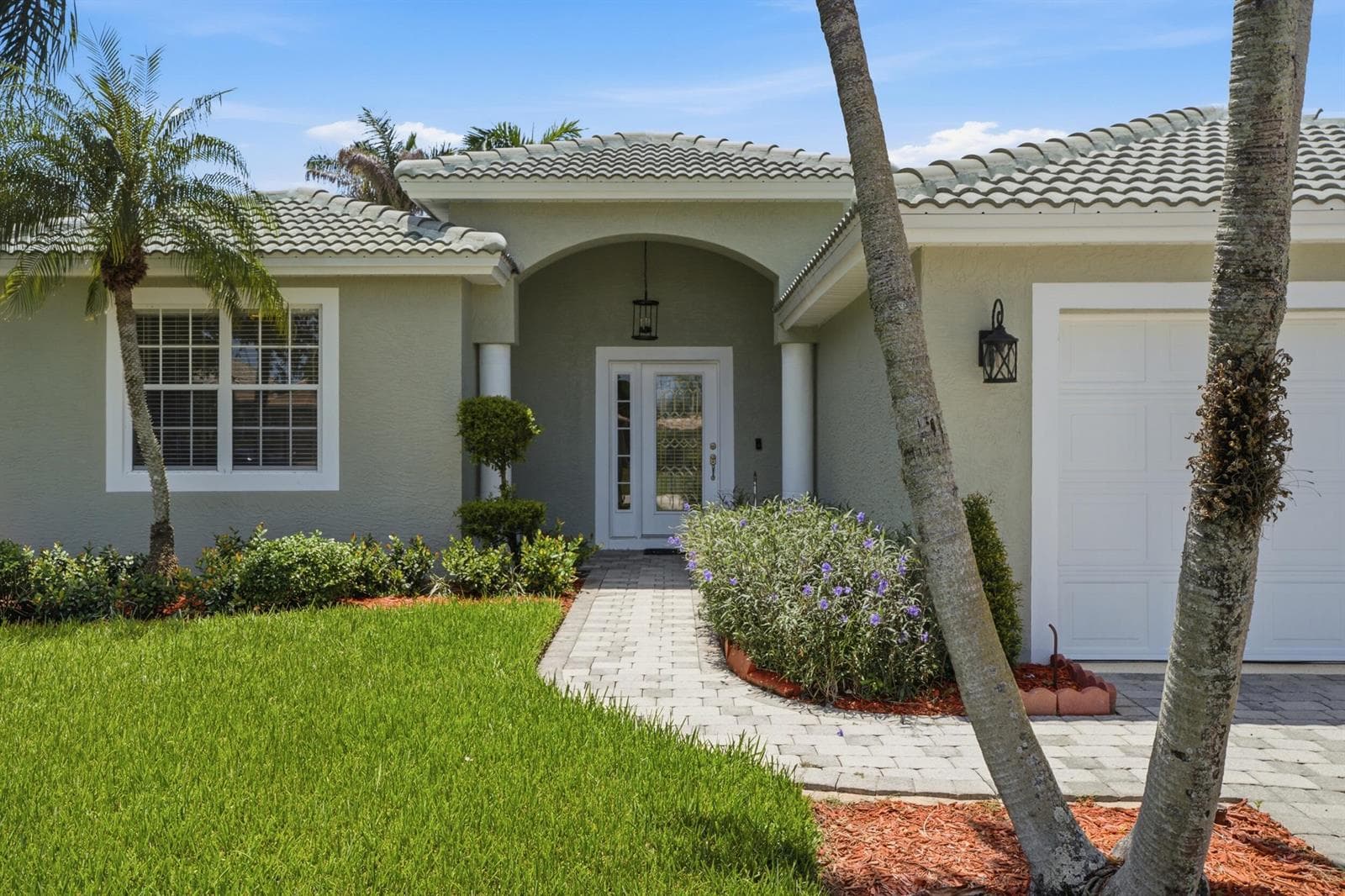562 NW WAVERLY Circle, Port St. Lucie, FL 34983 photo 4