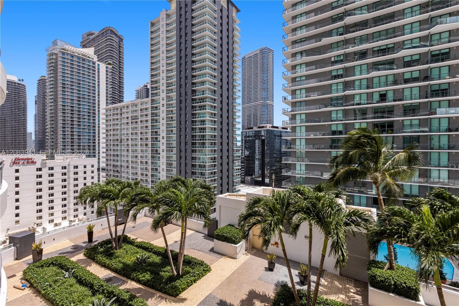 60 SW 13th St # 1422, Miami, FL 33130 photo 2