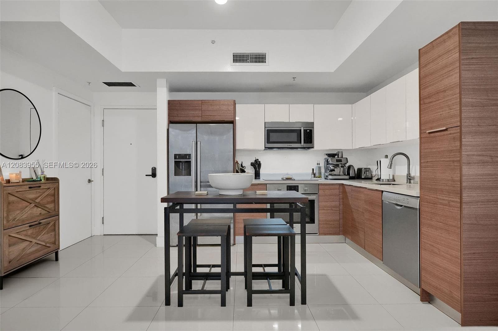 1010 SW 2nd Ave # 2005, Miami, FL 33130 photo 4