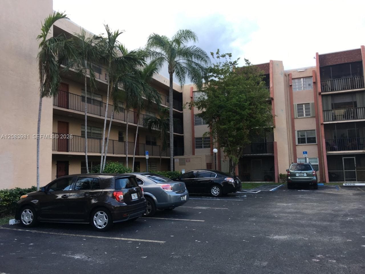 13701 Kendale Lakes Cir # 115-B, Miami, FL 33183 photo 2