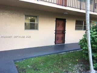 13701 Kendale Lakes Cir # 115-B, Miami, FL 33183 photo 3